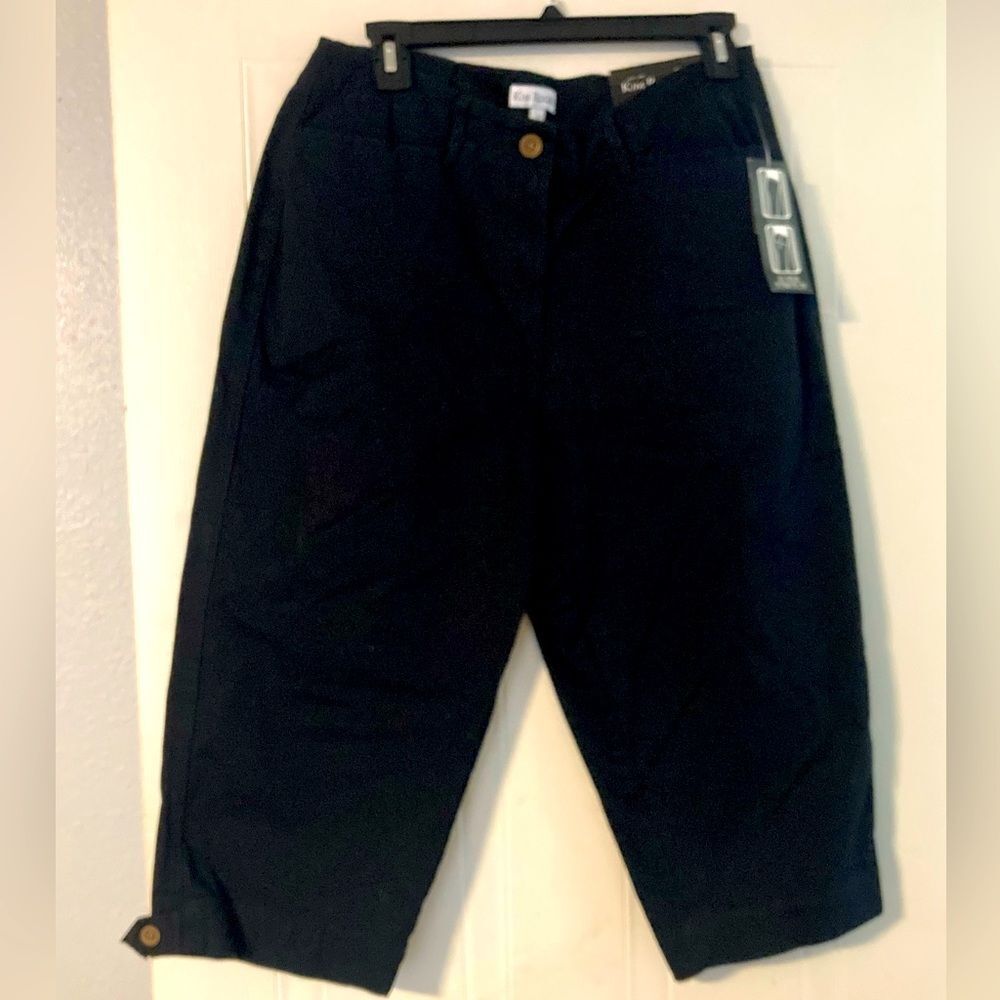 KIM ROGERS Black Capri Pants Size 8 NWT